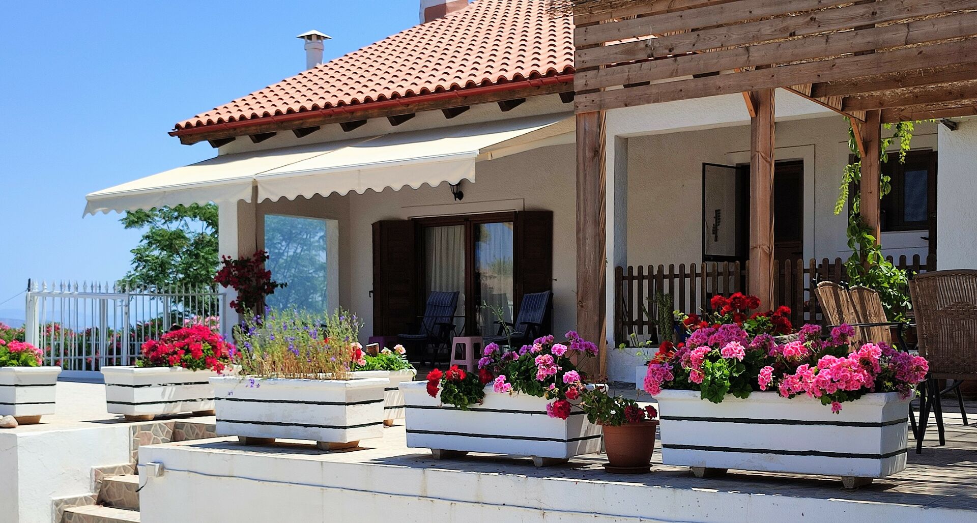 MEER geht immer! Landhaus mit Pool und Gästehaus in traumhafter Lage! in Mastichari - Kos