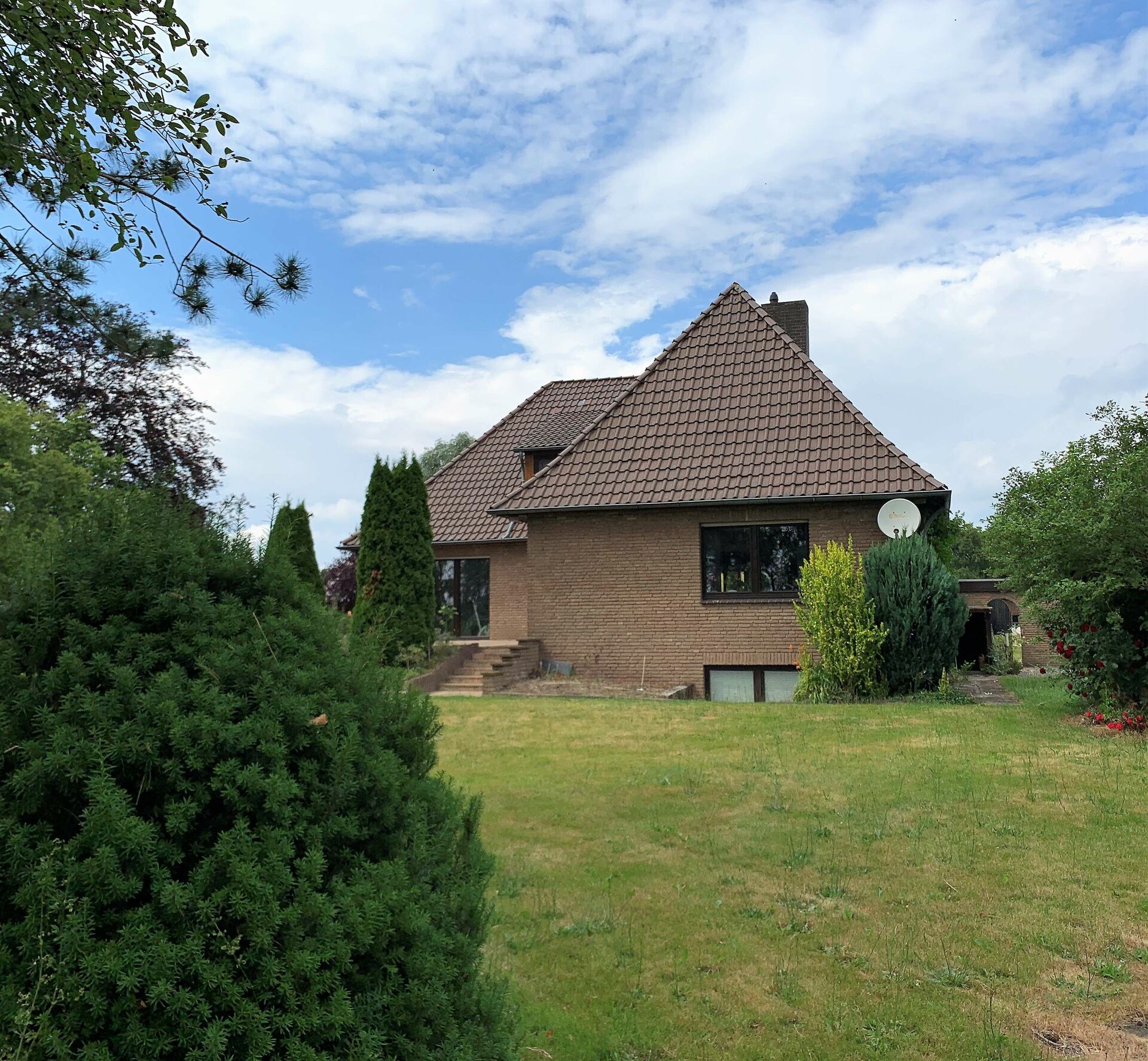 Mehr geht immer- Aus 1 mach 3 - Großzügiges Zwei-Familienhaus mit geräumiger Einliegerwohnung! in Stoetze