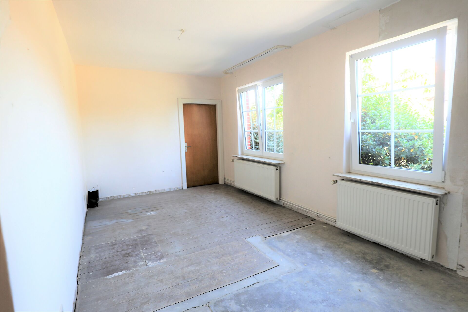 Mehrfamilienhaus incl. kleiner Gewerbeeinheit in Tespe Bütlingen
