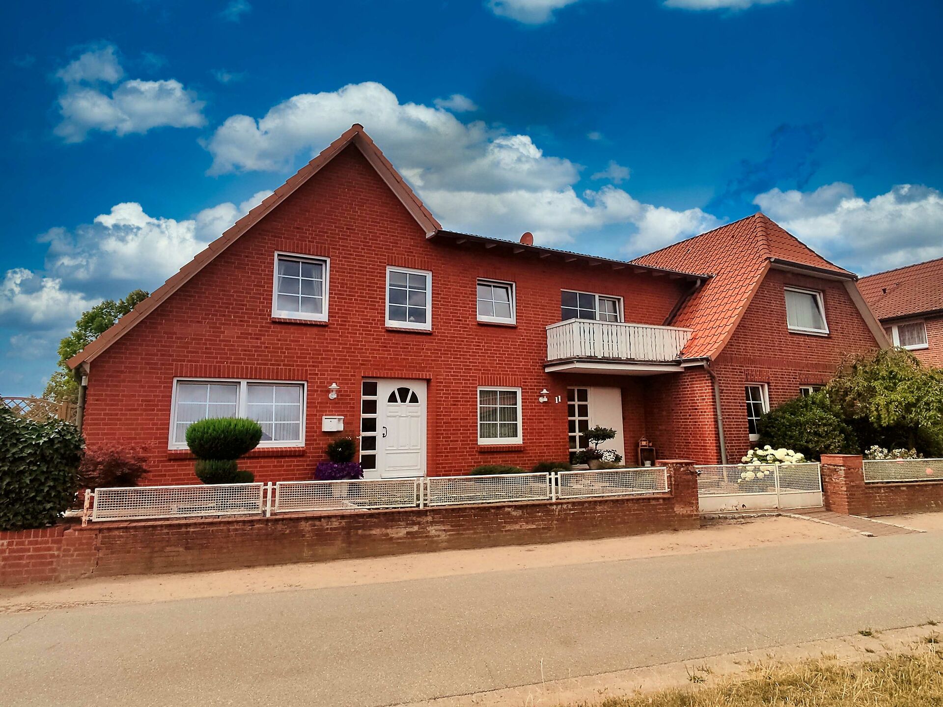 Mehrfamilienhaus incl. kleiner Gewerbeeinheit in Tespe Bütlingen