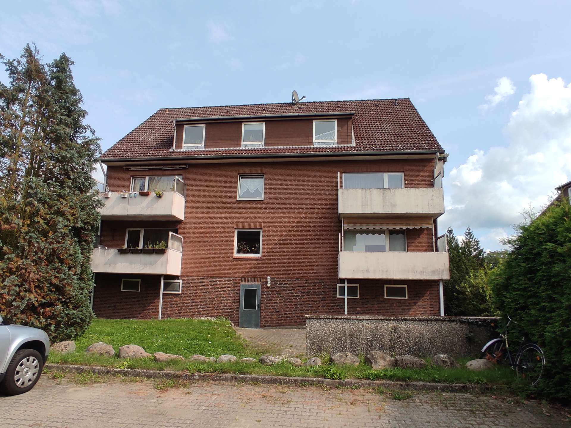 Kapitalanlage in ruhiger Lage: Vermietete 2-Zimmer-Wohnung mit Südbalkon & Garage in Bleckede