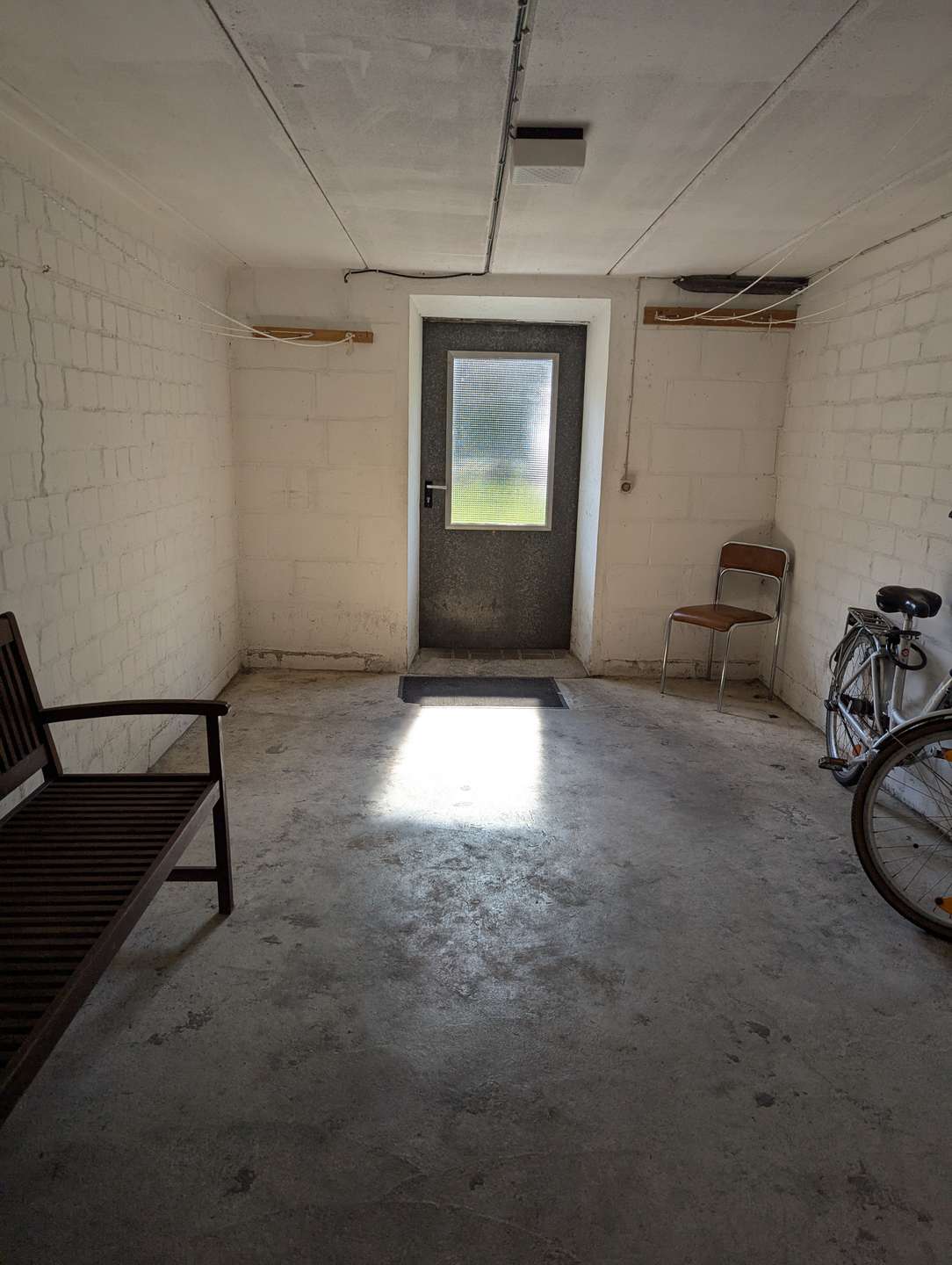 Kapitalanlage in ruhiger Lage: Vermietete 2-Zimmer-Wohnung mit Südbalkon & Garage in Bleckede