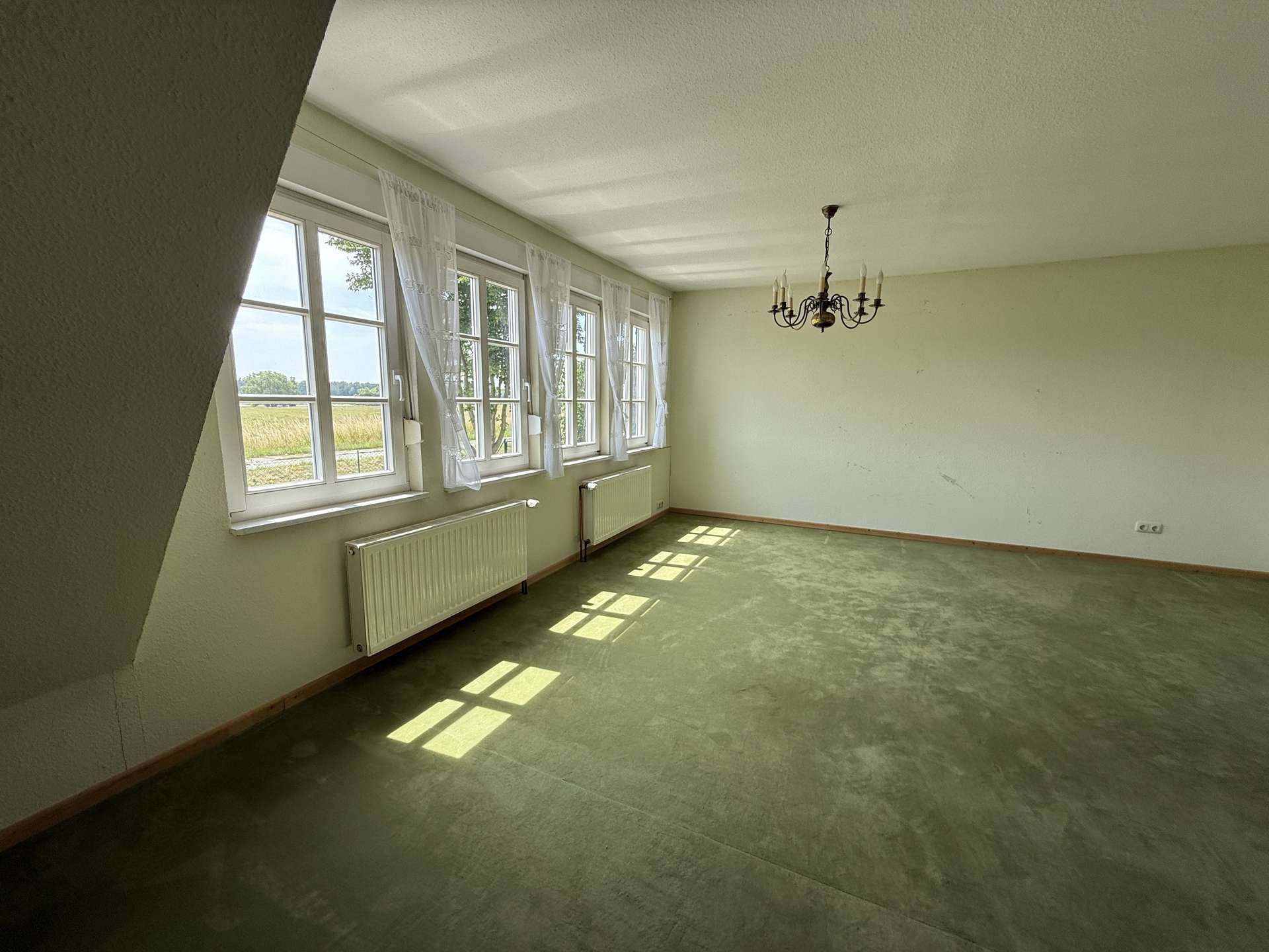 Historisches Fachwerkhaus in erster Reihe direkt am Deich in Klein-Wootz 