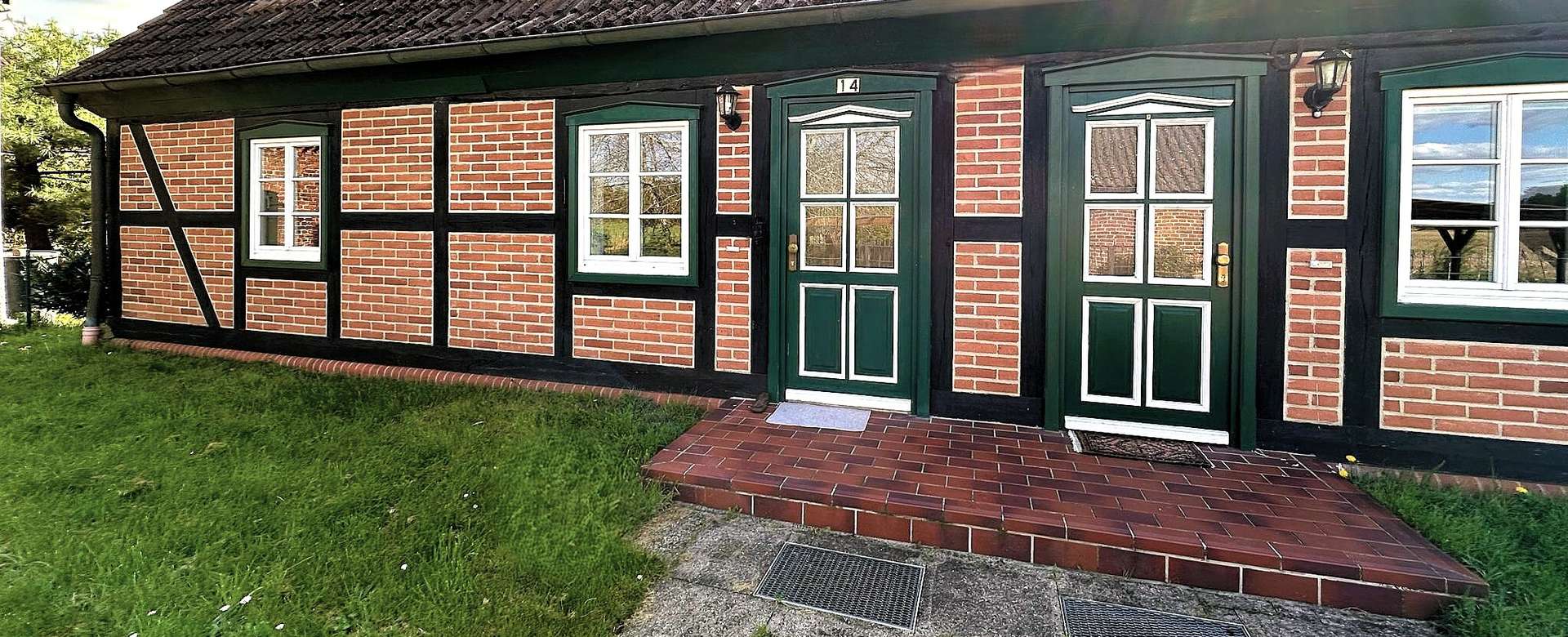 Historisches Fachwerkhaus in erster Reihe direkt am Deich in Klein-Wootz 
