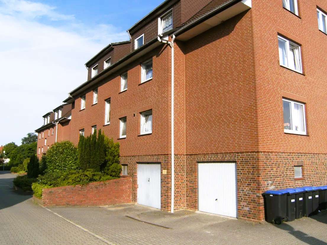 Eigennutzer: Charmante 3-Zimmer-Dachgeschosswohnung mit ca. 70 m² inkl. Garage in Bleckede