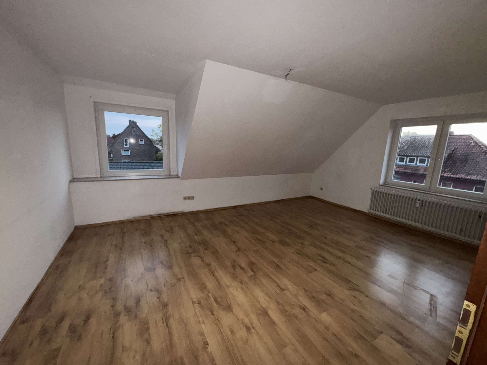 Willkommen in Bleckede! Charmante 3-Zimmer-Dachgeschosswohnung mit ca. 70 m² für Eigennutzer in Bleckede